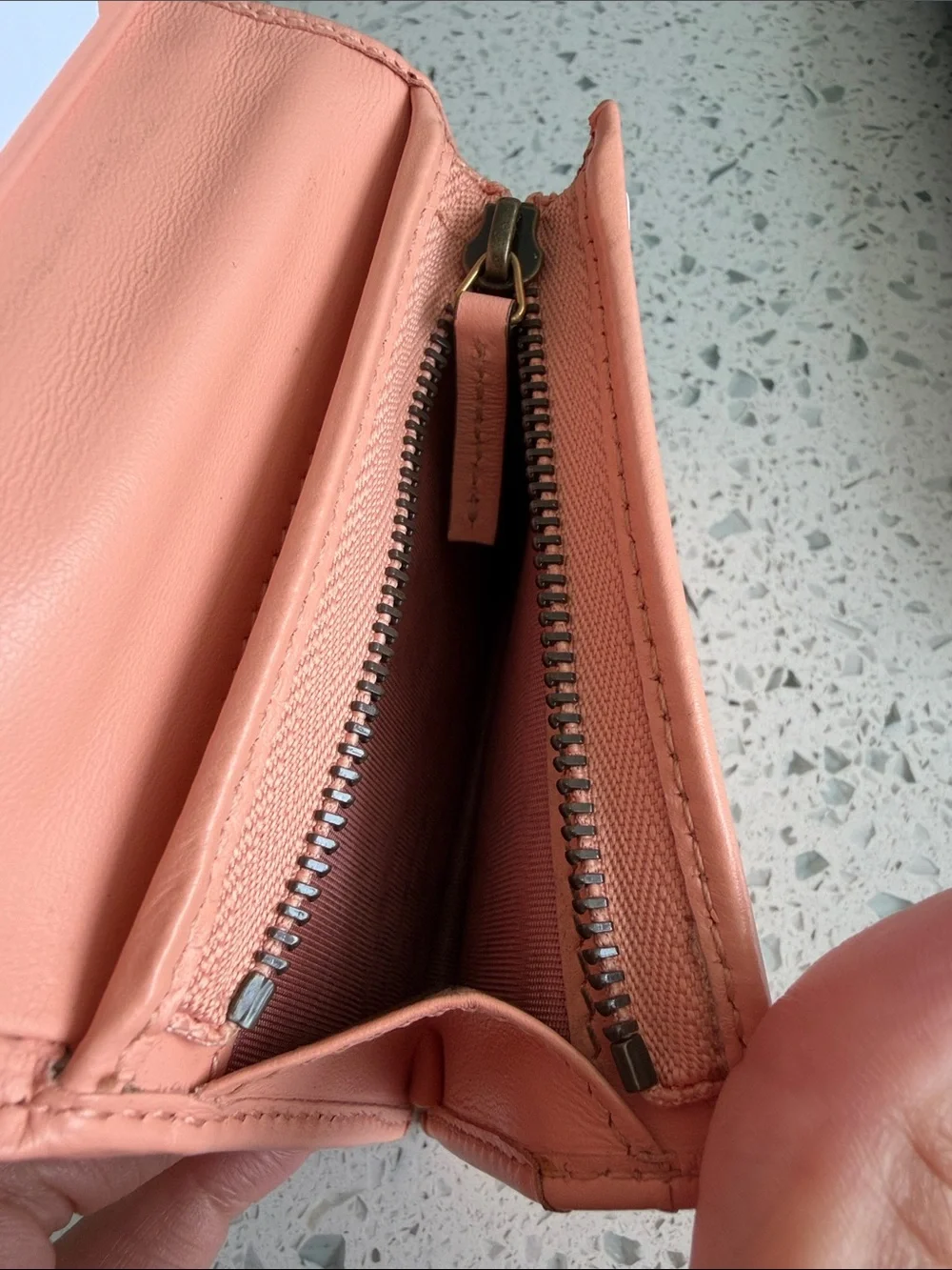 AGucci Pink Leather GG Wallet